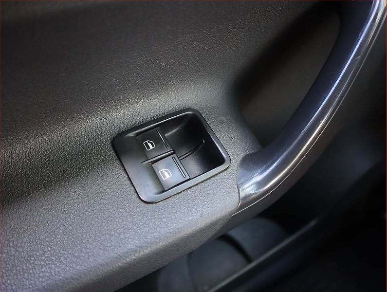 Volkswagen Caddy (2013) 1.6 TDI - fotka 14 z 16