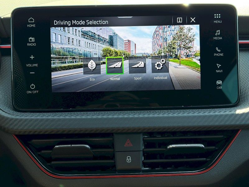 Škoda Kamiq (2025) DSG 1.5 TSI / 110kW / MONTE CA - fotka 34 z 35