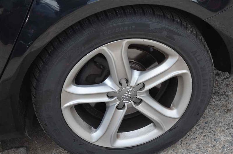 Audi A4 (2012) AVANT 3,0 TDI - fotka 8 z 22