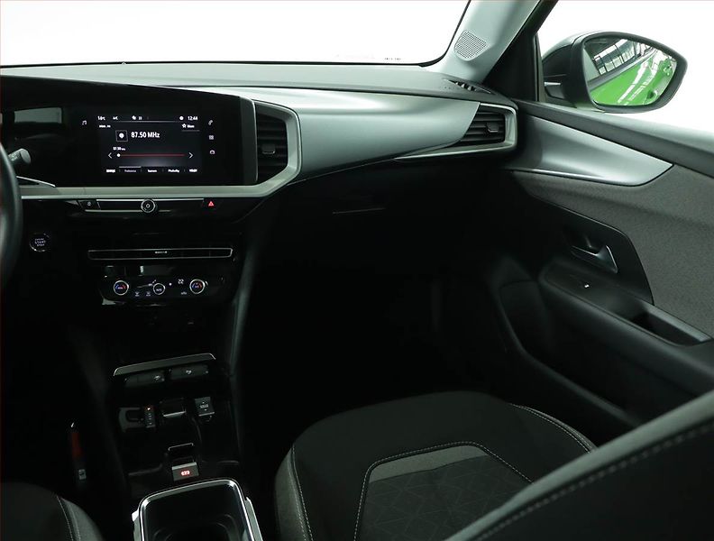 Opel Mokka (2022) Electric 50 kWh, SoH 97% - fotka 8 z 18