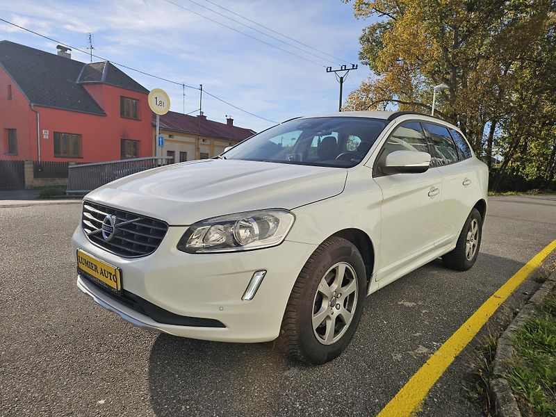 Volvo XC60 (2015) D4 AWD TAŽNÉ AUTOMAT - fotka 1 z 17