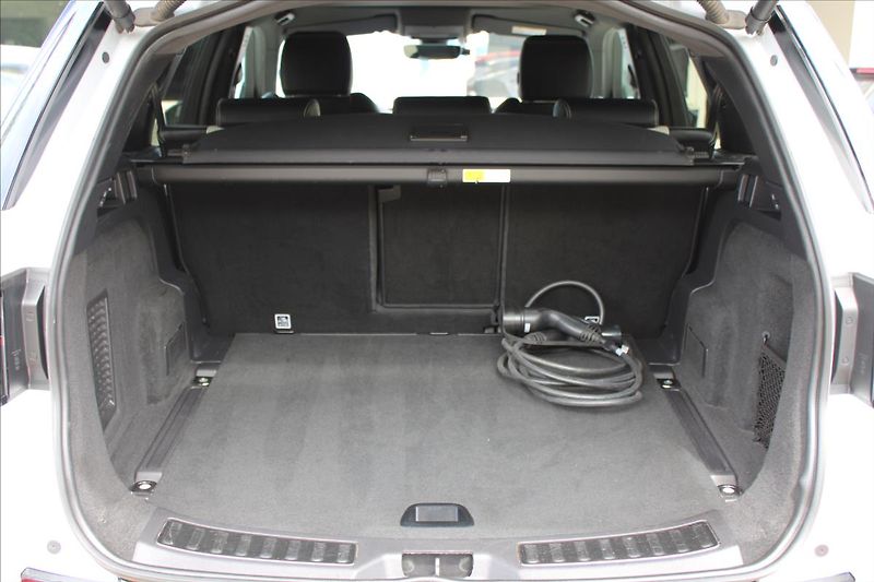 Land Rover Discovery Sport 1,5 P300e  A/T,4x4,R-DYNAMIC S - fotka 32 z 39