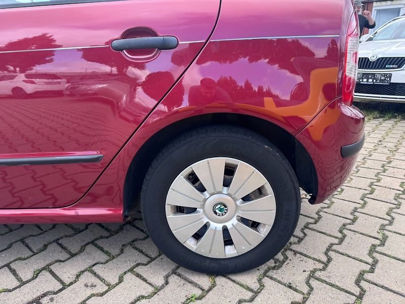 Škoda Fabia (2006) 1,4i 55 KW KILOMETRY TAŽNÉ - fotka 11 z 38