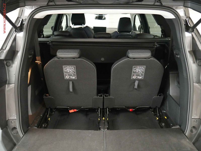 Peugeot 5008 (2022) 1.2 PT, 1.maj,ČR, Allure - fotka 8 z 23