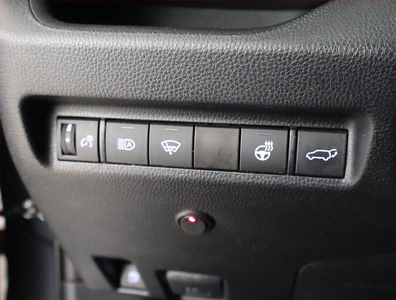 Toyota RAV4 (2020) 2.5 Hybrid - fotka 16 z 23