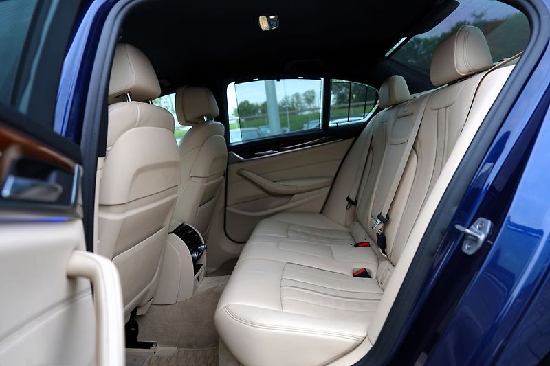 BMW Řada 5 540d xDrive Mpaket/320PS/ČR - fotka 32 z 50