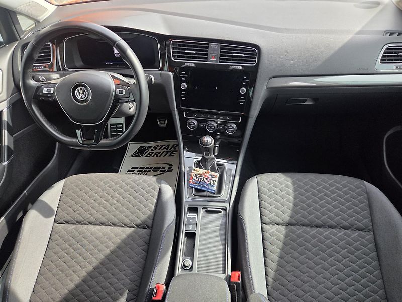 Volkswagen Golf (2018) 1.4 TSI R-LINE - fotka 7 z 8