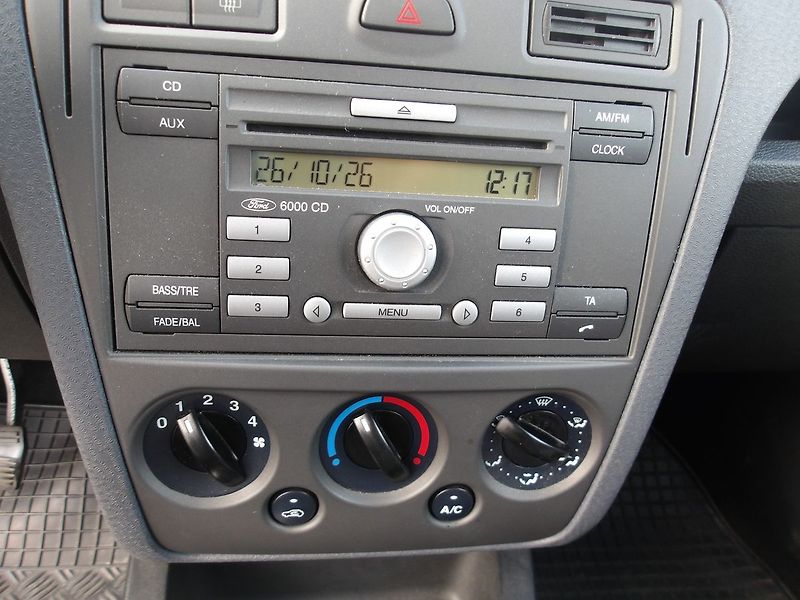 Ford Fusion 1,4i 55kW Naj. 75000km - fotka 13 z 24