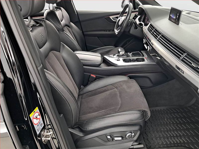 Audi Q7 (2018) S-Line 3.0 TDI - fotka 9 z 21