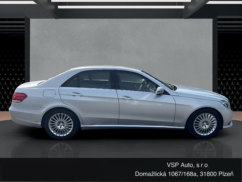 Mercedes-Benz Třídy E 350 BlueTec 4MATIC - fotka 6 z 19