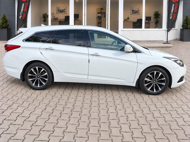 Hyundai i40 (2018) SW 1.7CRDi 104kW -ČR-KAMERA - fotka 9 z 38
