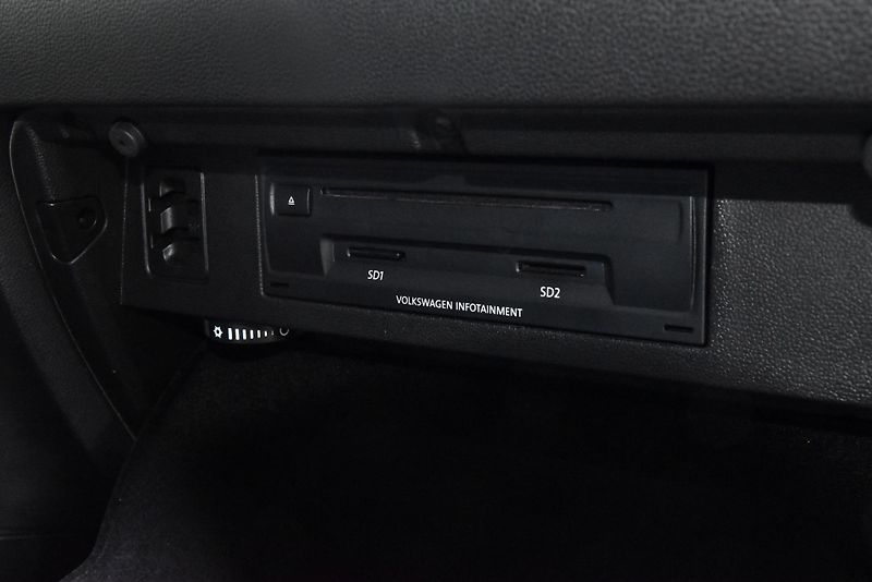 Volkswagen Passat 2.0 TDi CR HIGHLINE, NAVI, LED - fotka 43 z 50