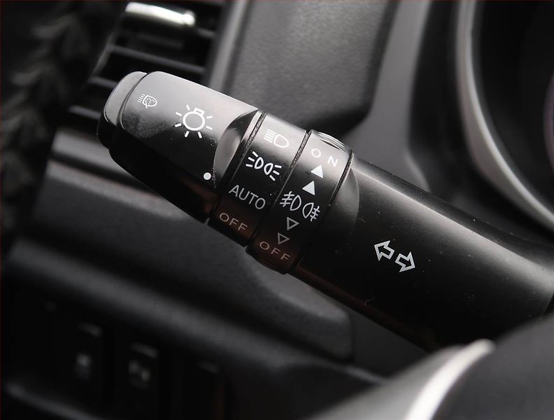Mitsubishi ASX (2011) 1.8 DI-D MIVEC, 4X4 - fotka 16 z 18