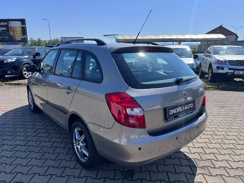 Škoda Fabia (2010) 1,2 TSI 63 KW STK - fotka 3 z 50