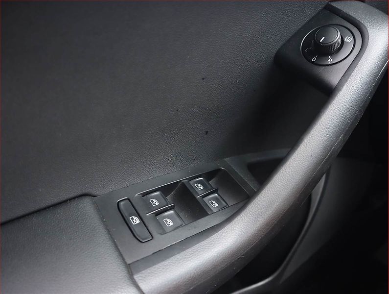 Škoda Octavia (2018) 2.0 TDI, Automat, Serv.kniha - fotka 17 z 20