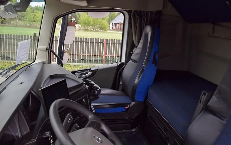Volvo FH (2023) 500 tahač EURO 6 - fotka 16 z 22