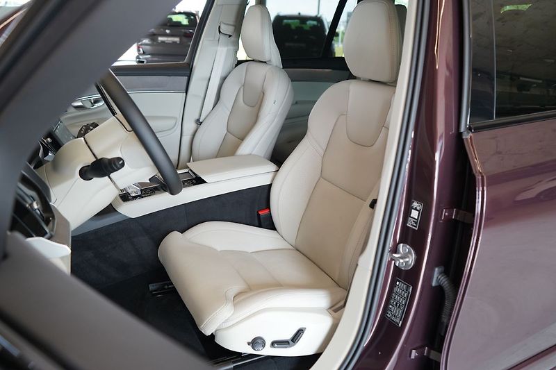 Volvo XC90 B5 PLUS Dark, Vzduch, 360° - fotka 20 z 53