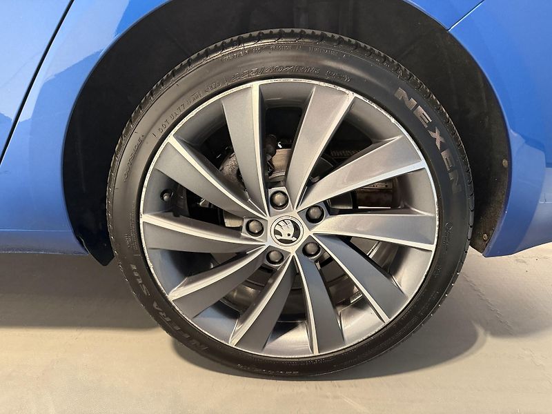 Škoda Octavia 2.0 TDI 110kW DSG L&K Combi - fotka 16 z 16
