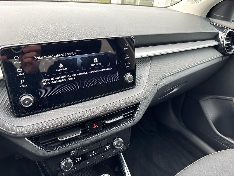 Škoda Fabia 1.0 TSI 85 kW Top Selection DS - fotka 19 z 27