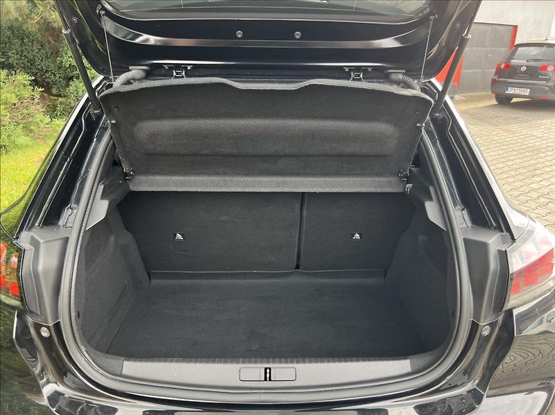 Peugeot 208 1,2 PURETECH  ACTIVE PACK, GPS - fotka 12 z 21