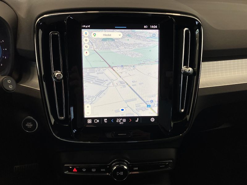 Volvo XC40 B3 FWD Plus Dark AT7  - fotka 27 z 38