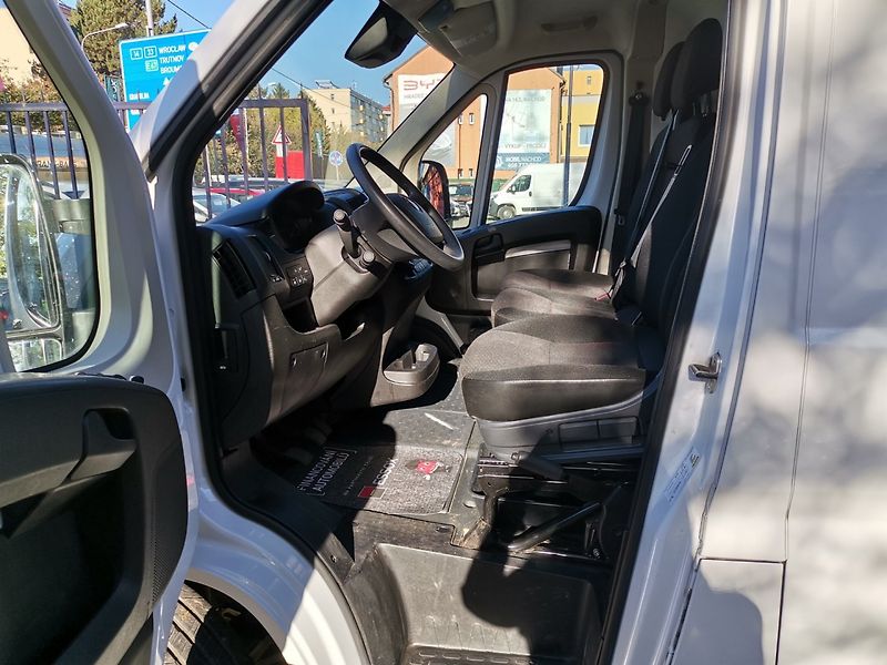 Opel Movano (2023) 2.2CDTi 140k L3H2 Klima Kamera - fotka 9 z 24