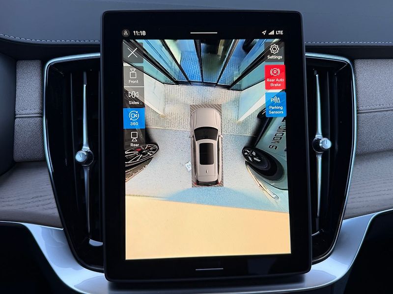 Volvo XC90 (2026) PLUS B5, kamery 360°, ventilac - fotka 19 z 22