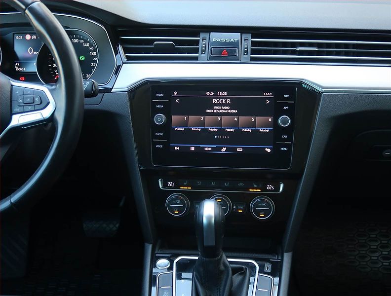Volkswagen Passat (2019) 1.5 TSI - fotka 12 z 25