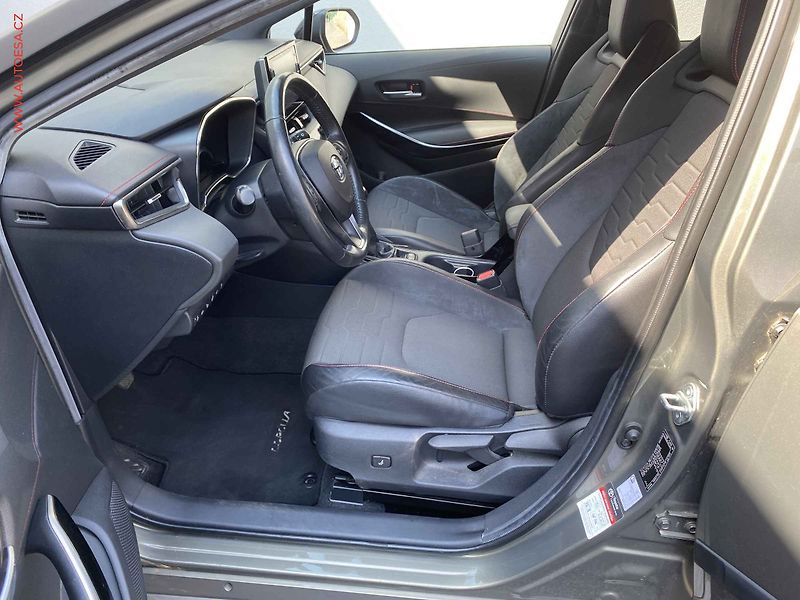 Toyota Corolla (2019) 1.2, 1.maj,ČR, Selection - fotka 9 z 20