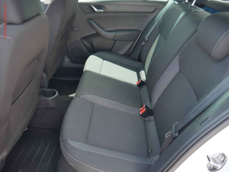 Škoda Rapid (2014) 1.6 TDi, ČR, AC - fotka 10 z 18