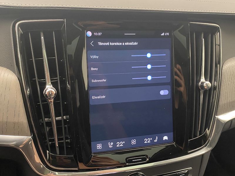 Volvo V90 T8 AWD RECHARGE BRIGHT ULTRA - fotka 52 z 58