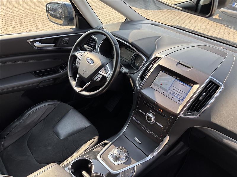 Ford S-MAX 2,0 EcoBlue Titanium AWD AUT - fotka 29 z 51
