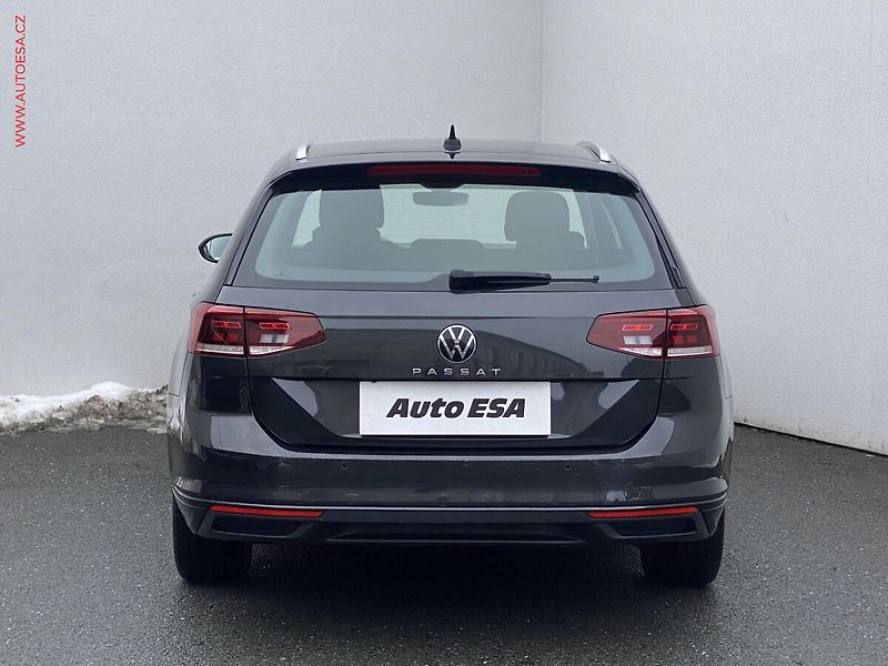 Volkswagen Passat (2022) 2.0 TDi, DSG, LED, navi - fotka 5 z 19