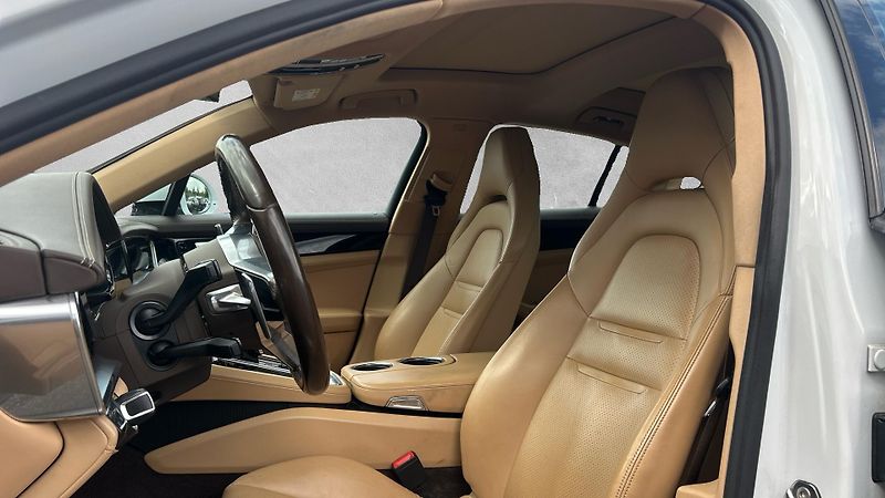 Porsche Panamera 4S Diesel 3956ccm  310kW 422PS - fotka 16 z 30