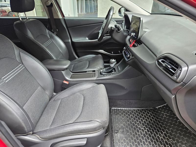 Hyundai i30 1,6 CRDi DCT, Style, 1.maj. - fotka 30 z 42