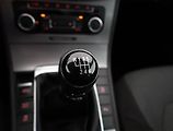 Volkswagen Passat (2011) 2.0 TDI, Tempomat - náhled 14