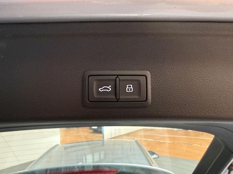 Audi A4 2.0 40 TDI quattro S tron Adva - fotka 13 z 13