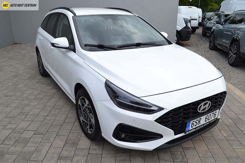 Hyundai i30 WG 1,5I MT SMART FAMILY NAVI - fotka 7 z 47