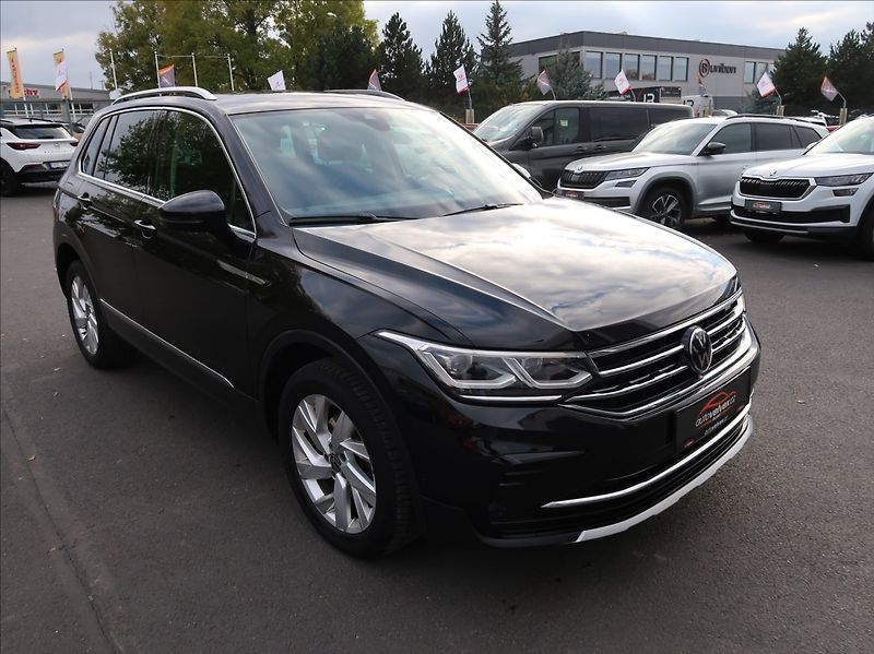 Volkswagen Tiguan 2,0 TDi,110kW,Elegance,ČR,4x4 - fotka 2 z 28