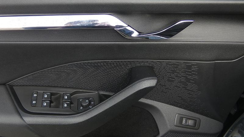 Škoda Octavia 2,0 TDI Style - fotka 9 z 25