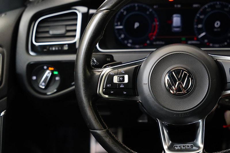 Volkswagen Golf - fotka 15 z 27