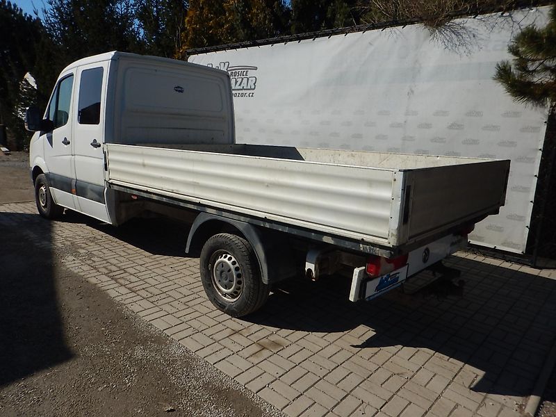 Volkswagen Crafter 2.0 TDI, ČR, 7 MÍST, VALNÍK - fotka 4 z 27