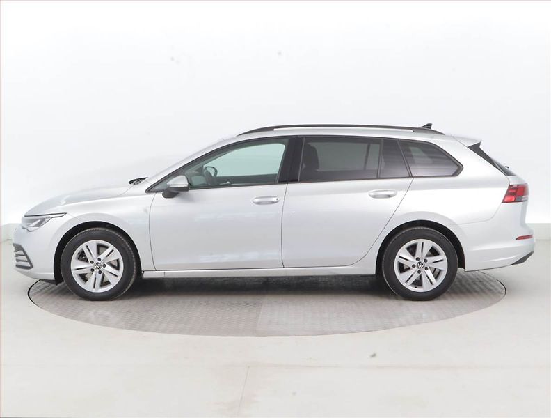 Volkswagen Golf (2022) Life 2.0 TDI, Serv.kniha, Navi - fotka 3 z 15
