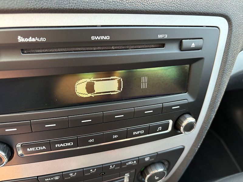 Škoda Octavia 1.6TDI, 77kW, A.Klima, Tažné - fotka 13 z 26