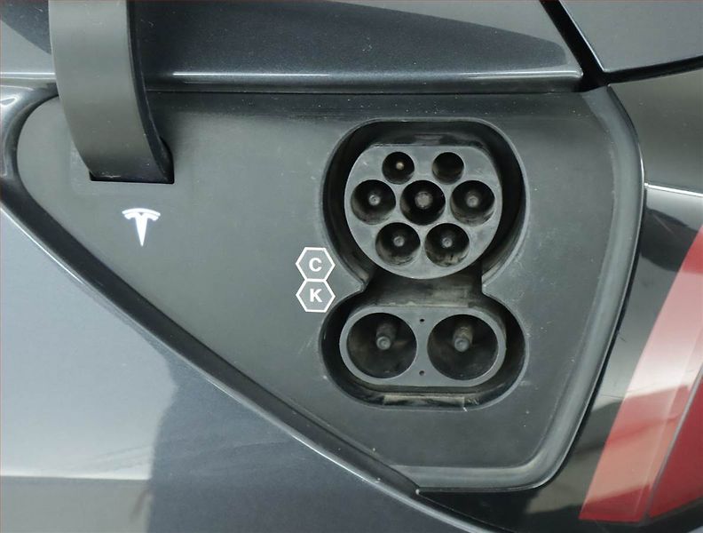 Tesla Model Y (2022) Long Range AWD 79kWh, SoH 89% - fotka 16 z 24