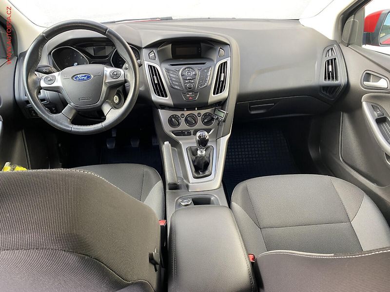 Ford Focus (2014) 1.6 TDCi, ČR, Trend, park - fotka 9 z 17