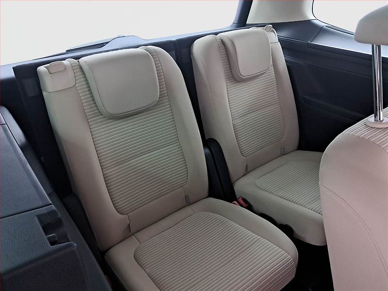 Seat Alhambra (2015) 2.0 TDI, Automat, 7 míst, Navi - fotka 21 z 21