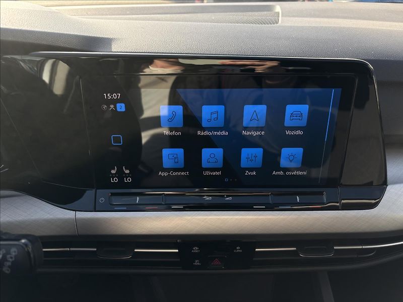 Volkswagen Golf 1,5 eTSI EVO 110 kW Life DSG - fotka 23 z 30