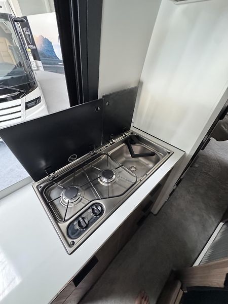 Kabe Travel Master VAN (2025) Abisko Van 690 LB 4x4  - fotka 28 z 40