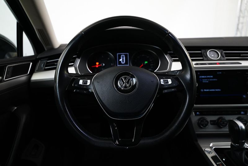 Volkswagen Passat - fotka 18 z 27